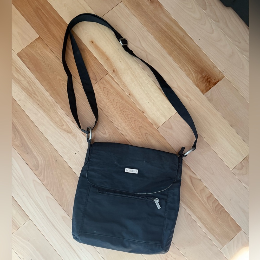 Black Crossbody Bag baggallini